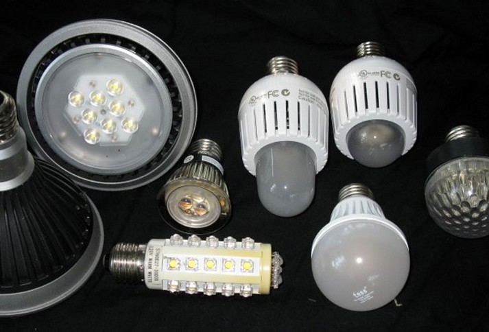 Verbrauchsanalyse von LED- Scheinwerfern und LED-Lampen