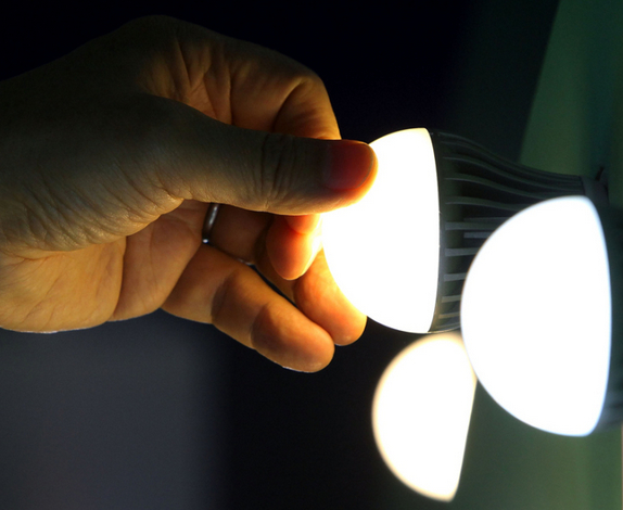 LED-Lampen müssen durch drei Phasen der Entwicklung zu gehen